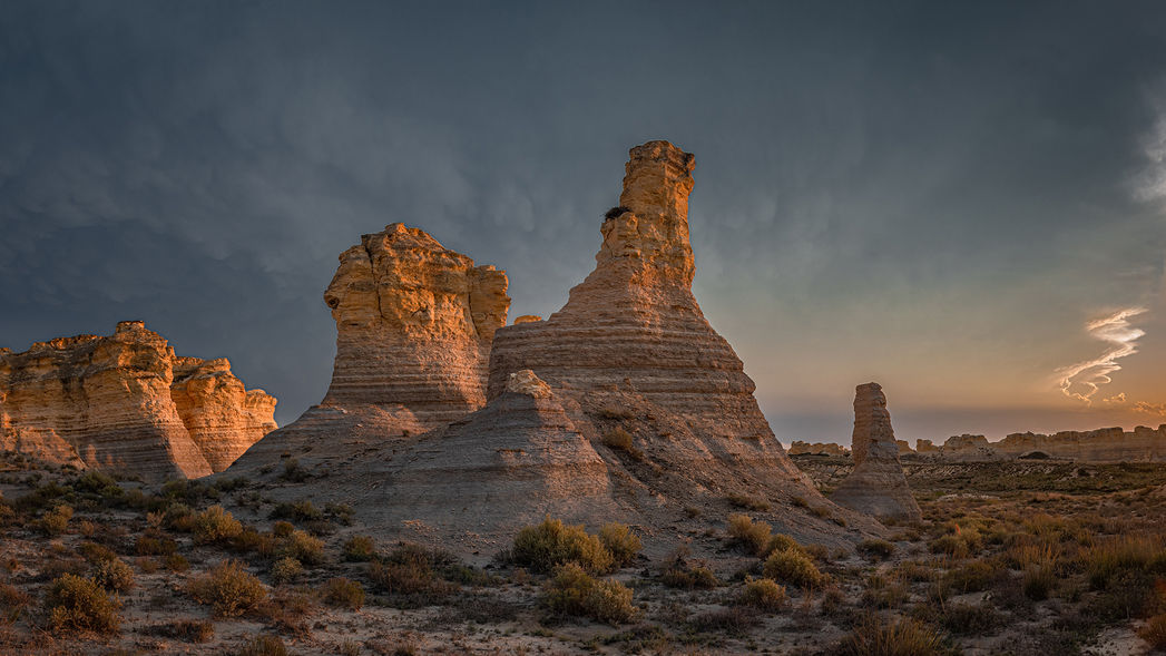 niobrara chalk formations at little jerusalem badlands state park
