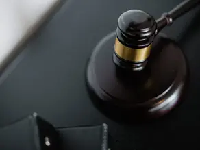 DE QUEM É A COMPETÊNCIA PARA JULGAR A REVISÃO ADMINISTRATIVA DOS PADs DA PCRS?