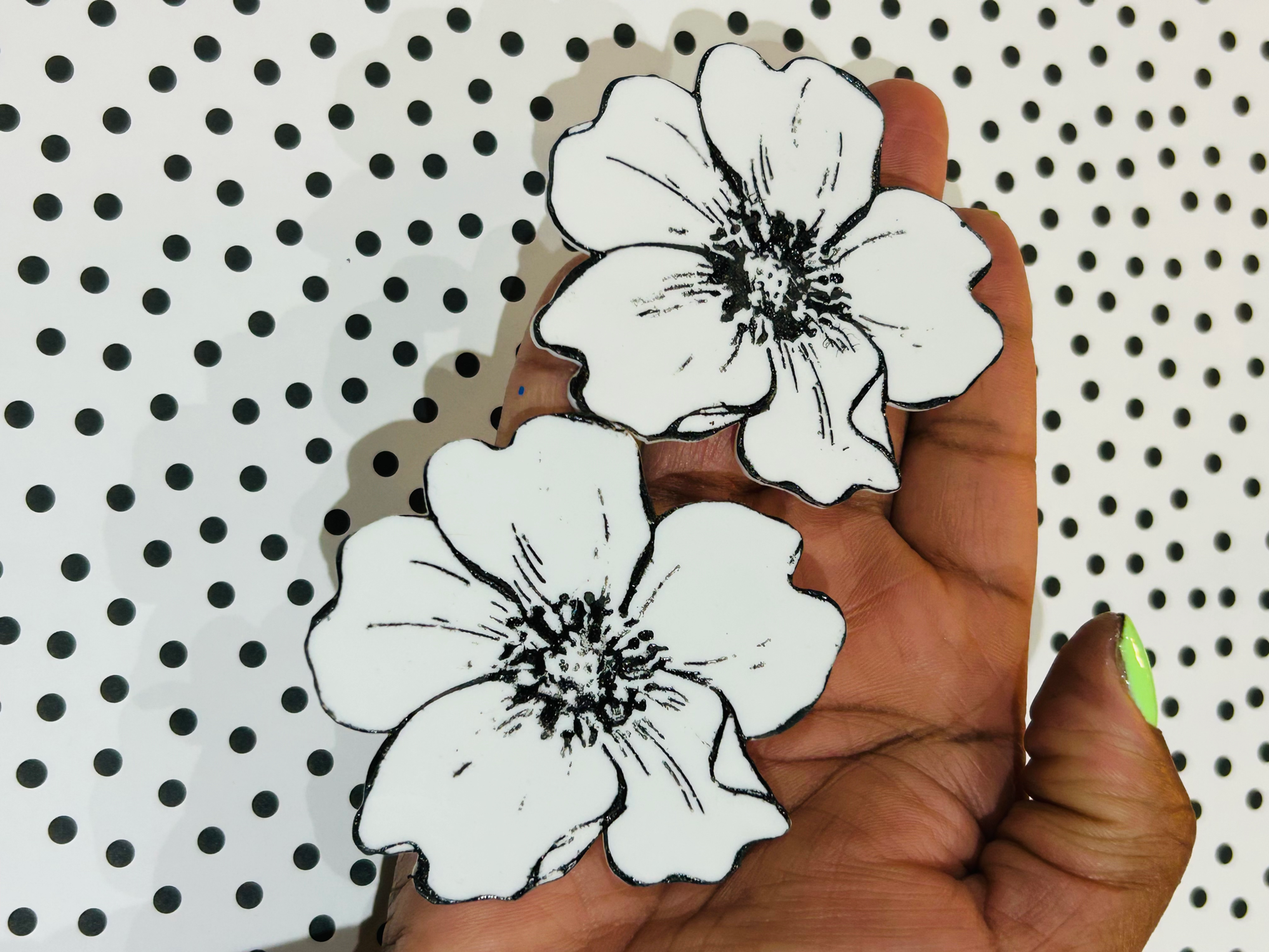 Gaze Acrylic Flower Stud