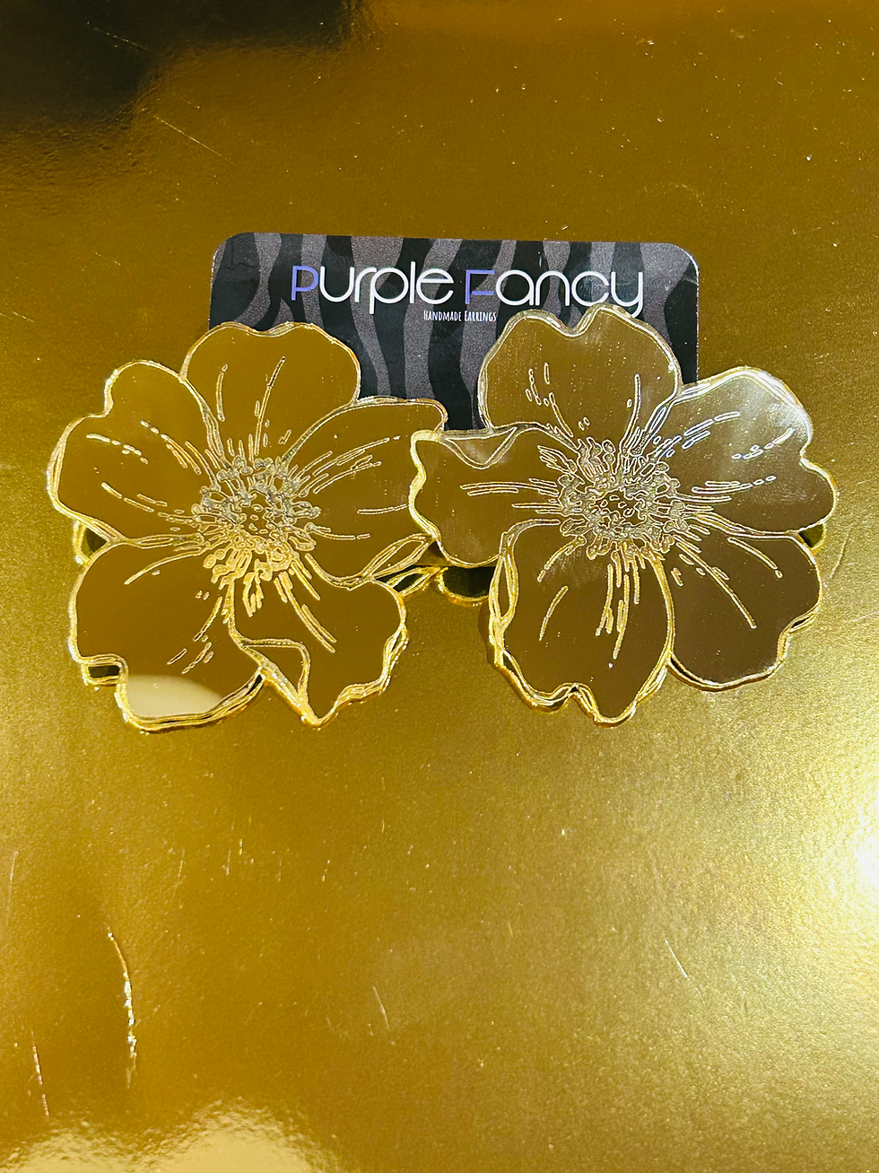 Thumbnail: Halo Gold Acrylic Flower Stud
