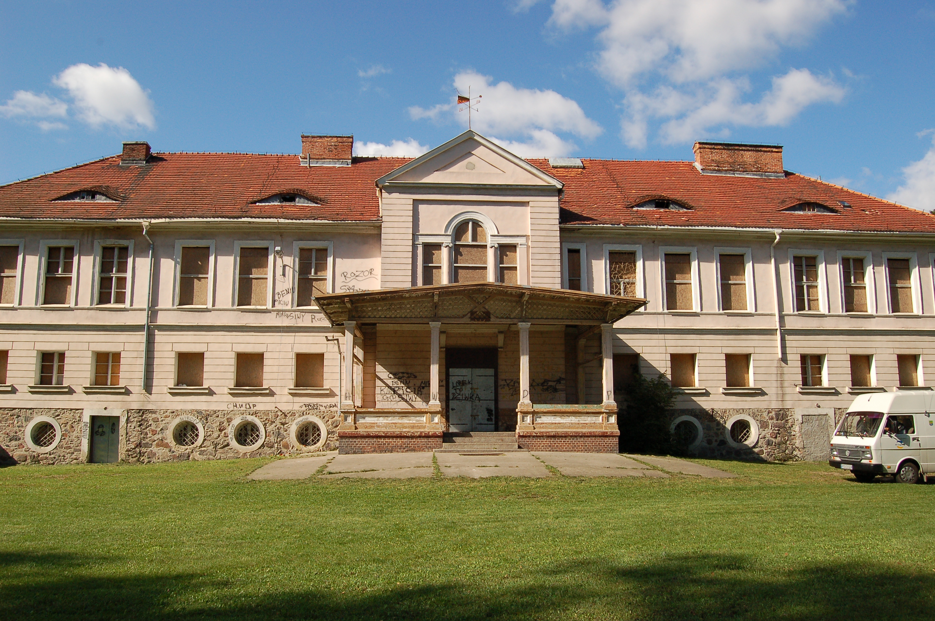 PAŁAC W OWIŃSKACH