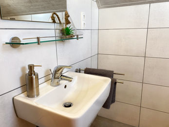 WC_Waschbecken-min.jpeg