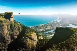 Imoveis-pedra-da-gavea-foto-panoramica-vista-praia-barra-da-tijuca--Rio-de-Janei