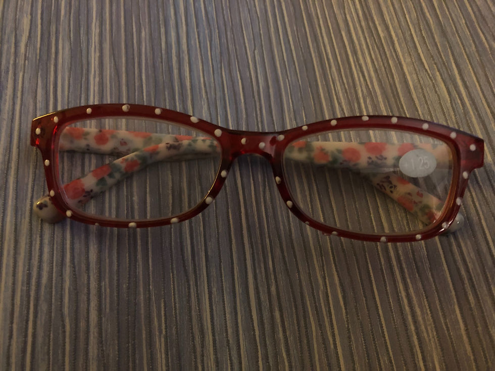 Thumbnail: Dotty chic Readers