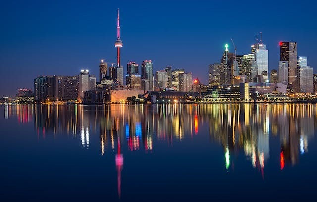 Relocating with Ease: Top Toronto Areas for Newcomers