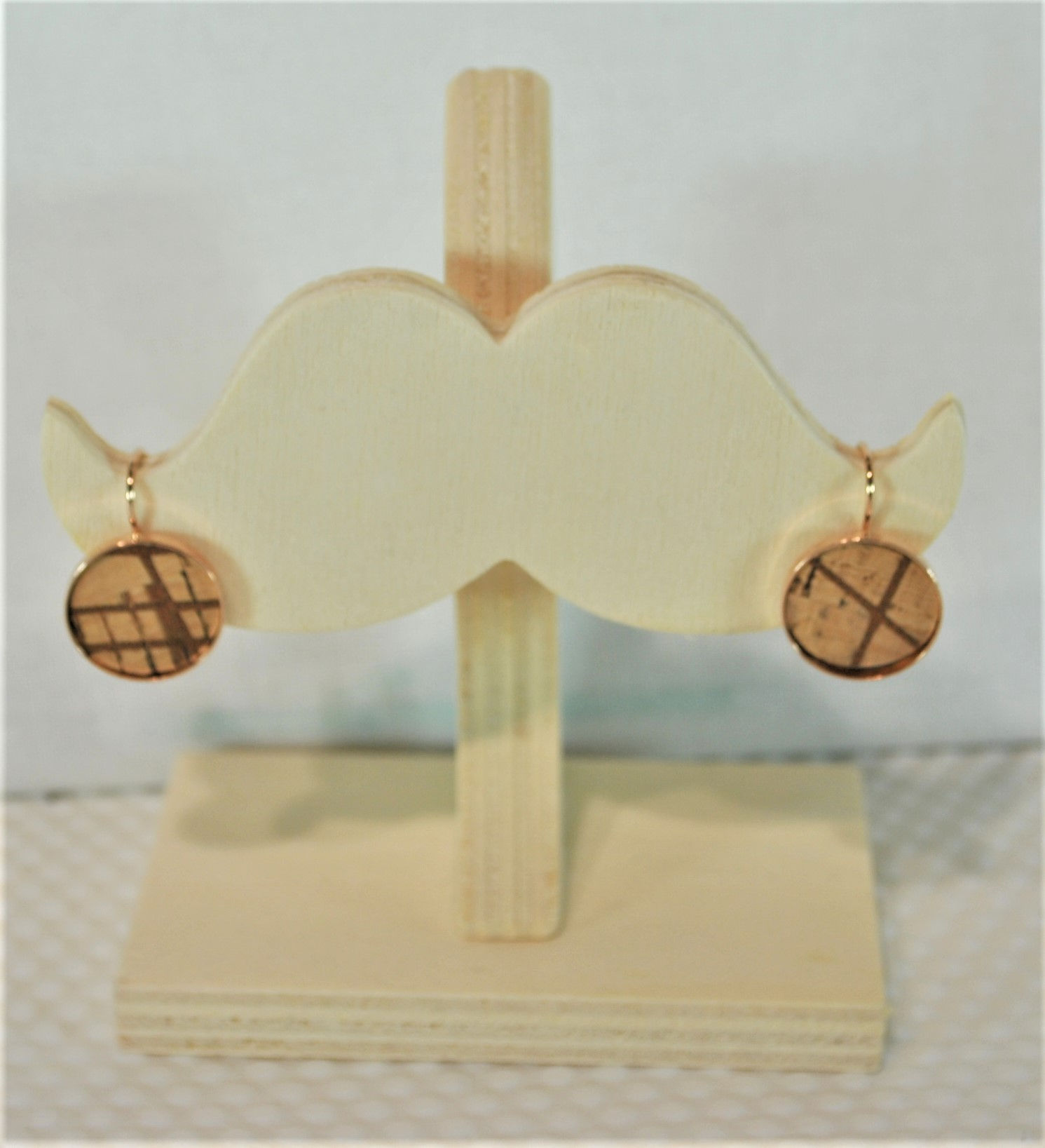 Oorbellen met kurkinleg