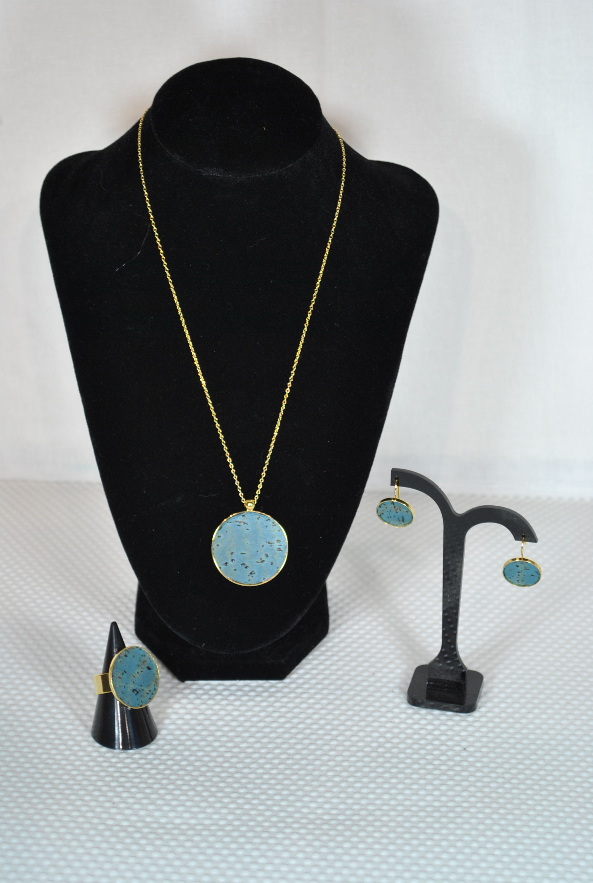 Parure de bijoux en liège