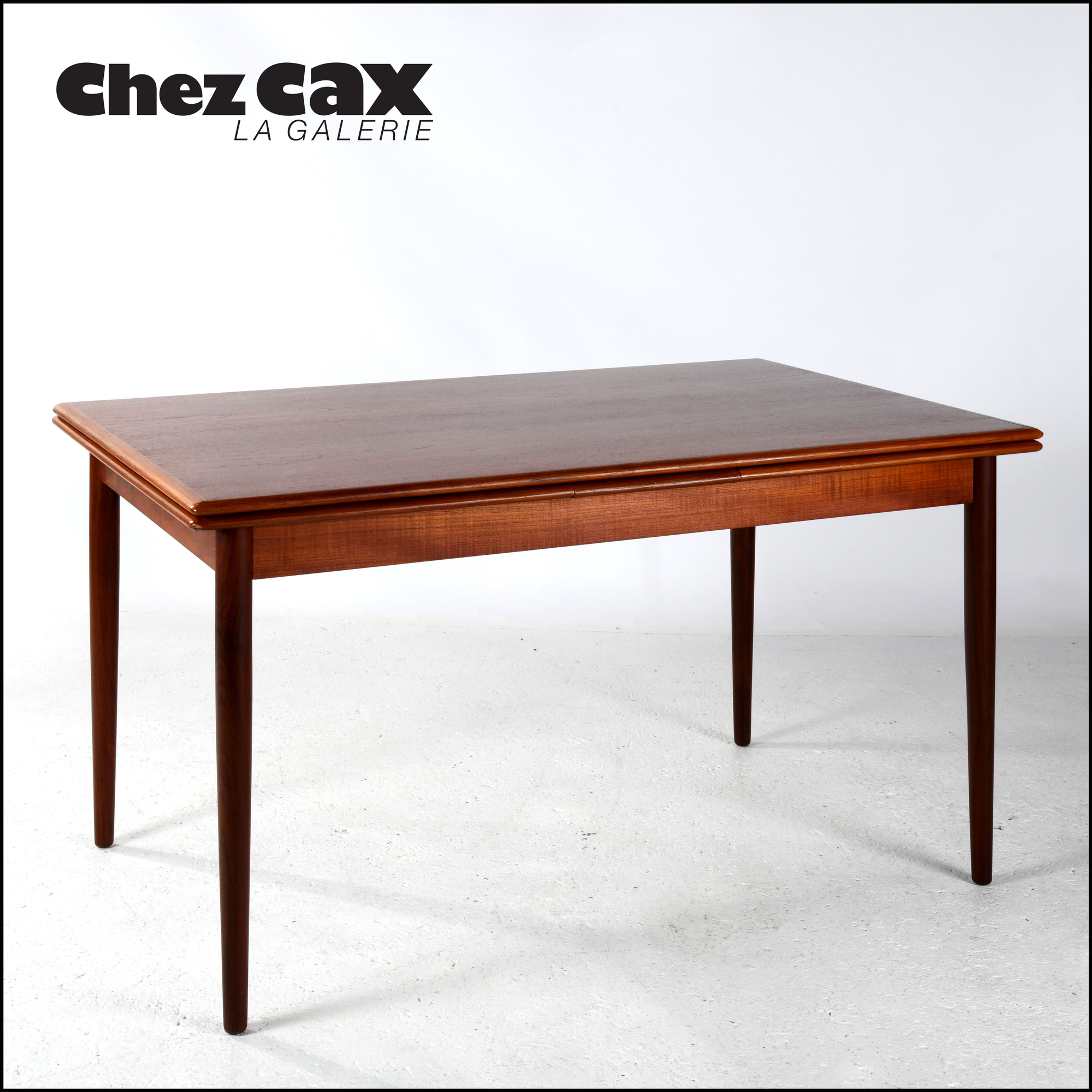 Table extensible scandinave en teck