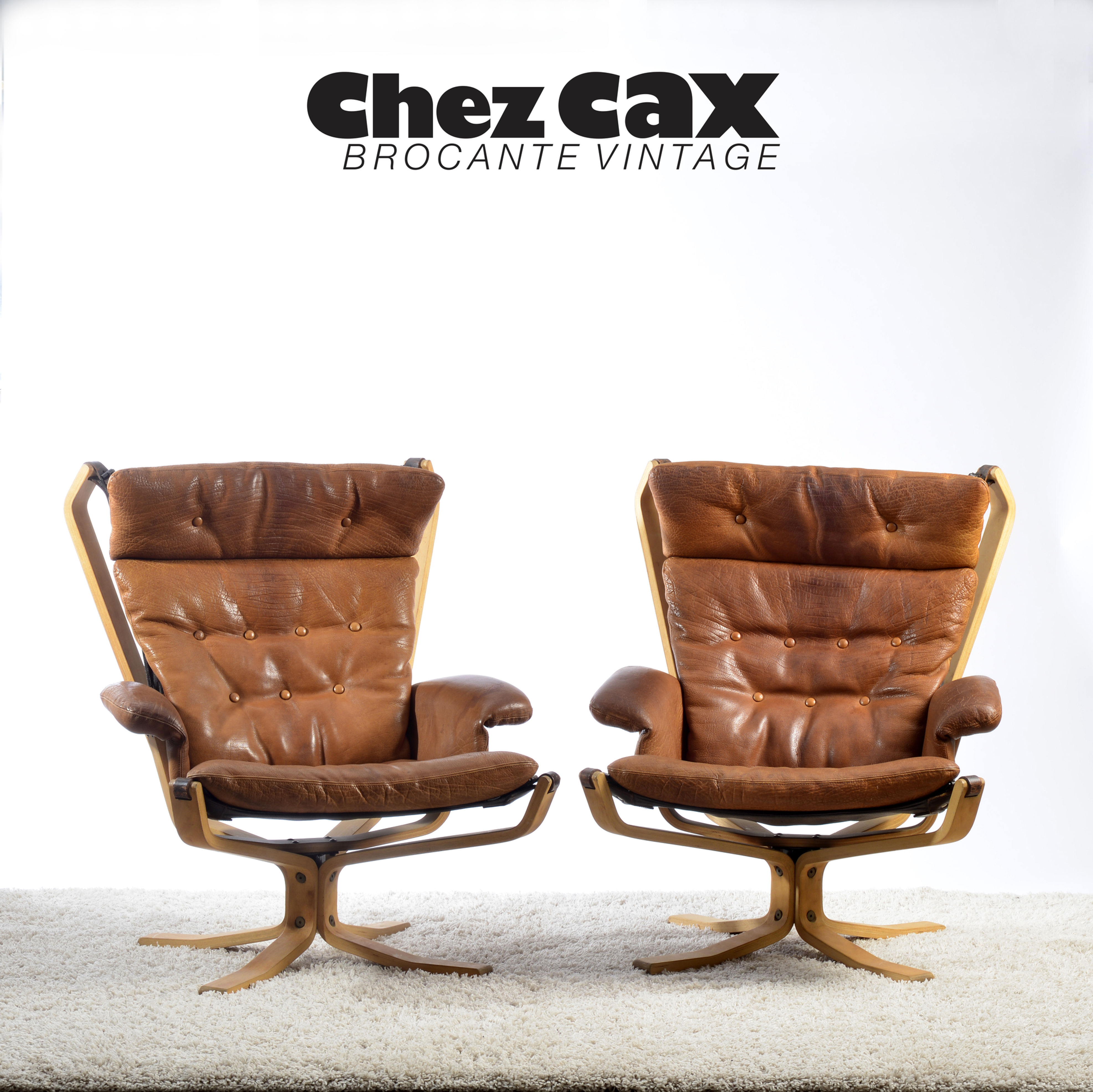 Paire de fauteuils lounge