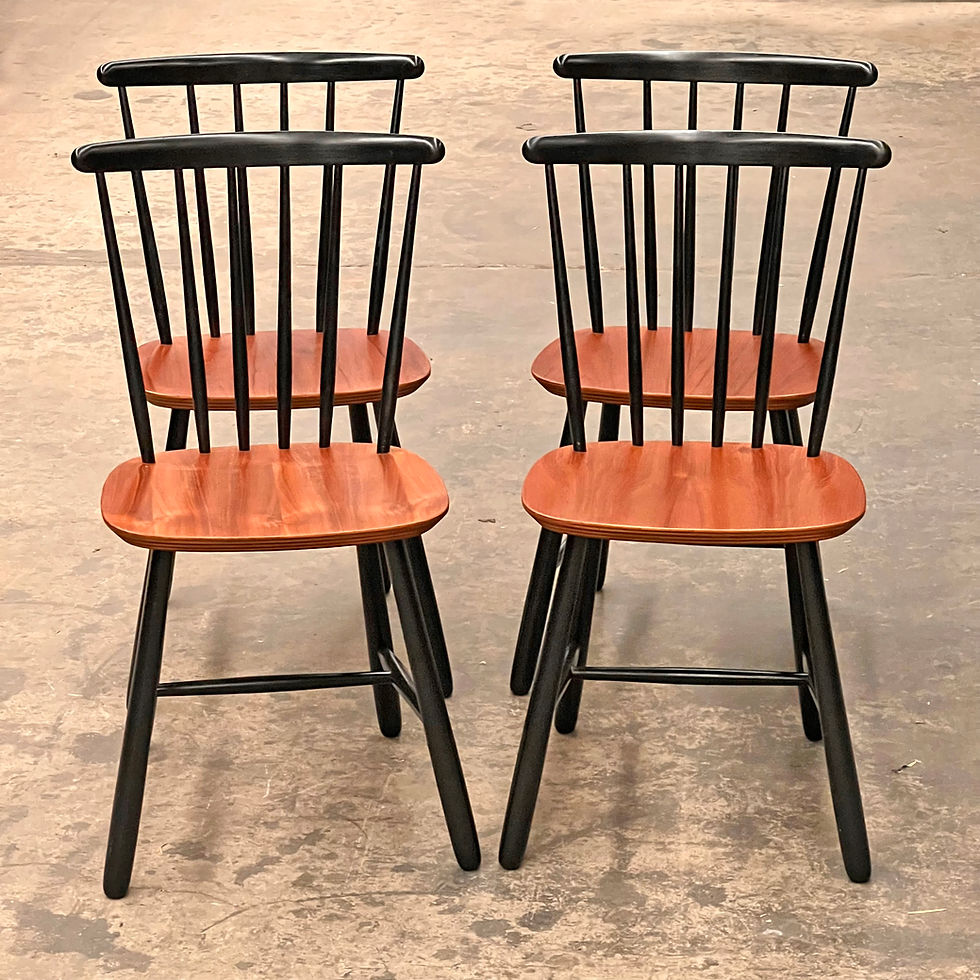 Thumbnail: 4 chaises scandinaves en teck