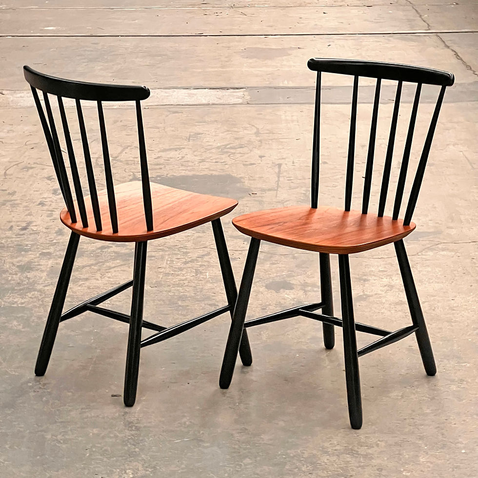 Thumbnail: 4 chaises scandinaves en teck