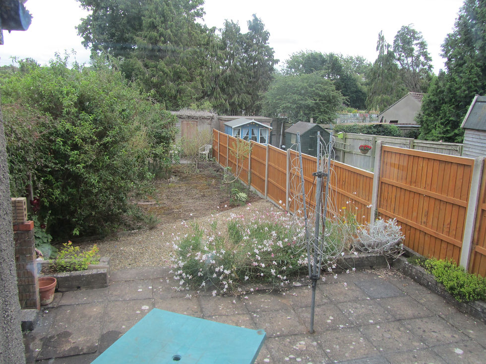 Enclosed back garden/patio