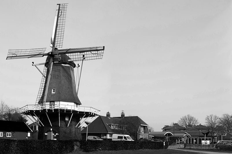 Molen de Vier Winden_zw.jpg