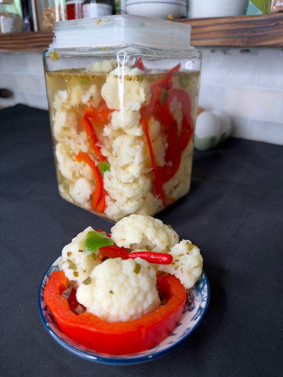 Cómo preparar coliflor curtida con zanahorias y un toque de especias