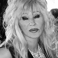 Cher owens_edited.jpg