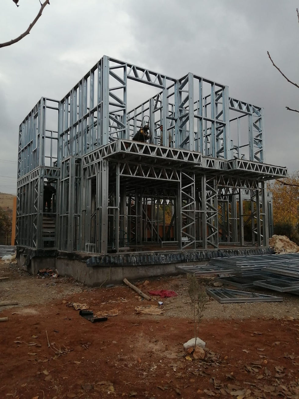 Oska Steel, hafif çelik yapılar, hafif çelik panel üretimi, modern mimari çözümler ve güvenli statik projeler ile yenilikçi inşaat projeleri sunmaktadır.