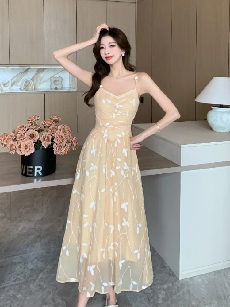 Thumbnail: 2024 Summer Ladies Elegant Prinrt Halter Mid-length Dress Backless Sleeve