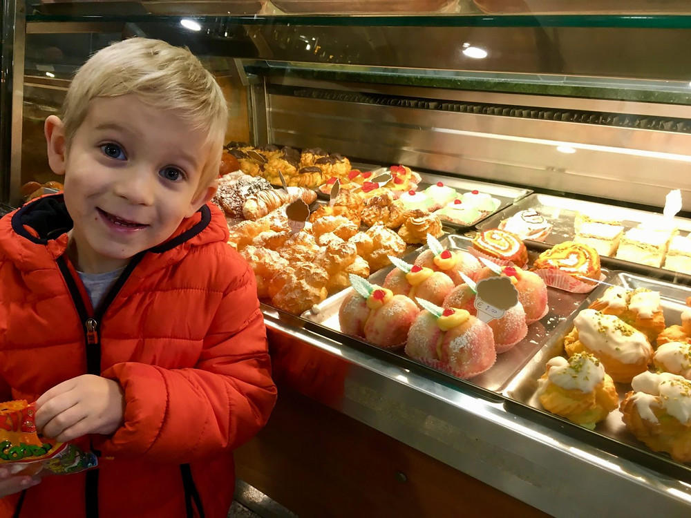 pastry shop rome, kid