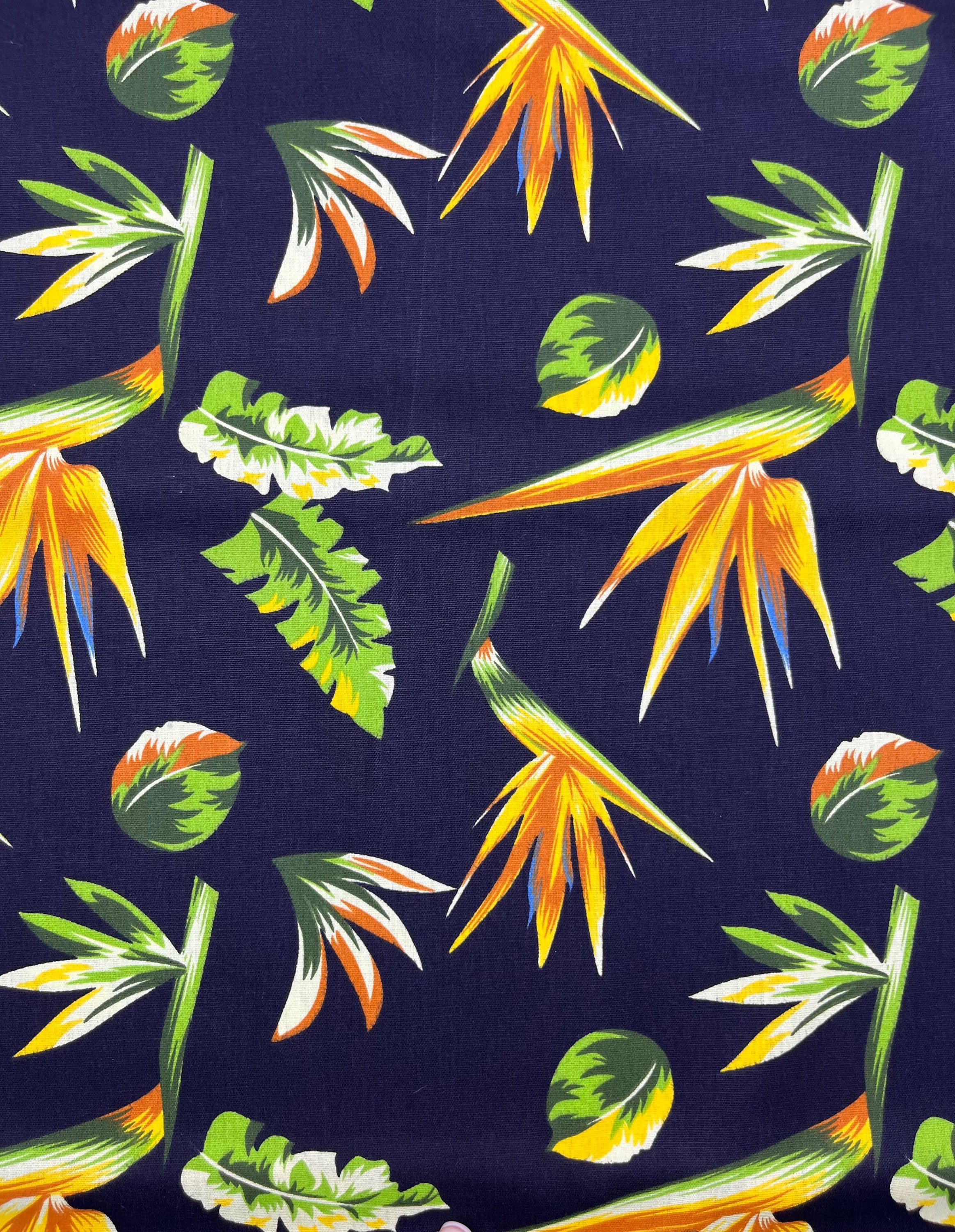 Tricoline Flor Estrelicia fundo Preto