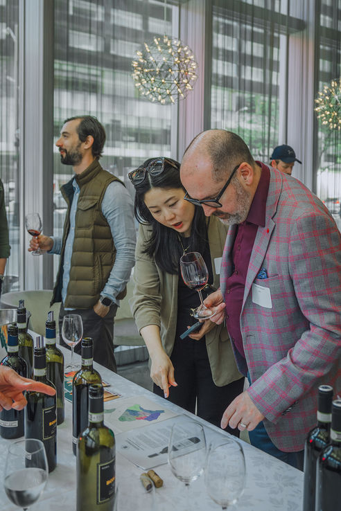 corporate-event- photographer- toronto - draga-photography- Aria restourant- lifestile photographer- winetasting