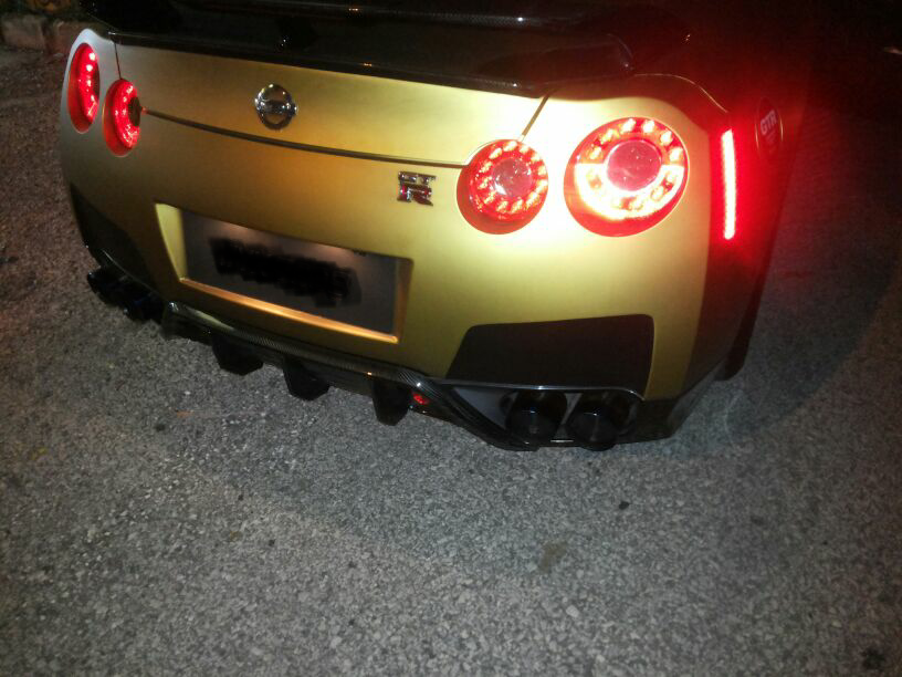 R35 - Twin Exhaust