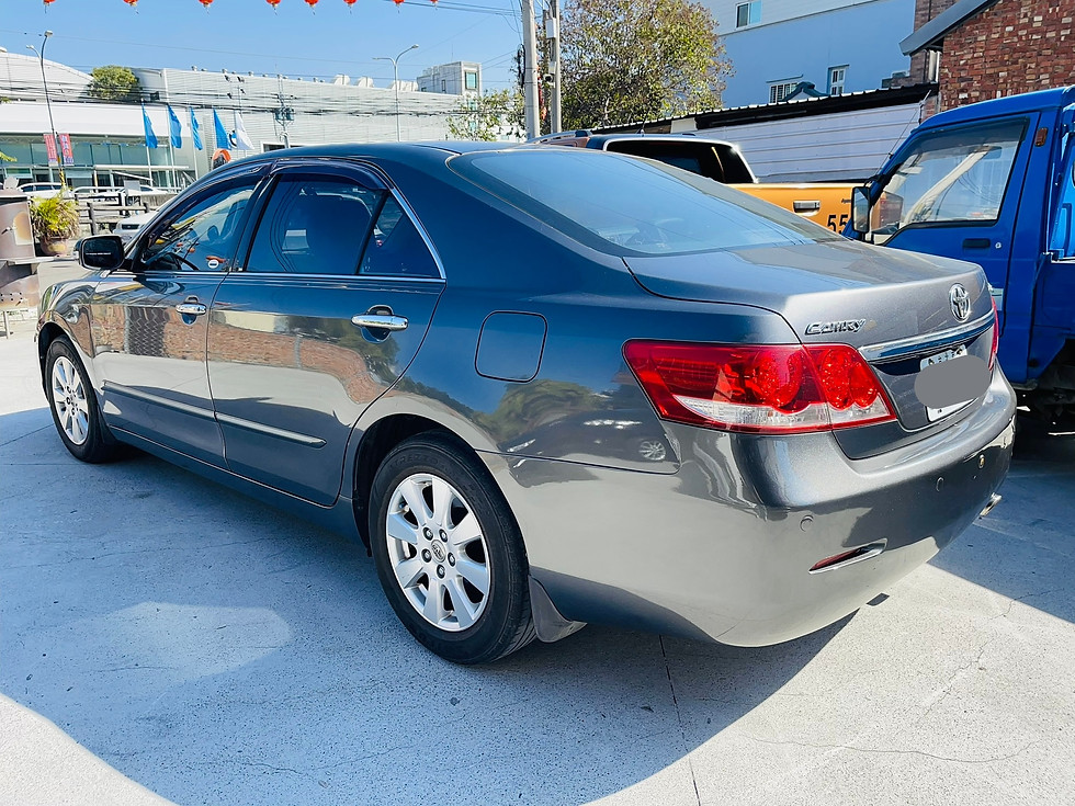 縮圖：TOYOTA Camry(買車送烤漆)
