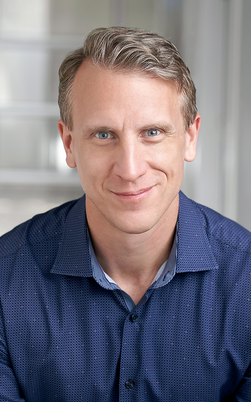 Steven Farmer - Headshot 1.png