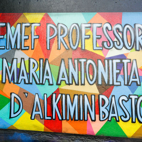 Grafite transforma muros da Escola D`Alkimin em livro de história a céu aberto