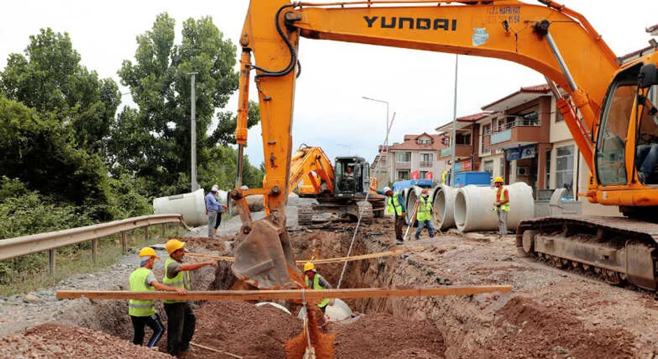Sürdürülebilir Altyapı Ağları ile Küresel Ekonomik Büyüme Küresel bir ekonominin temelinde, etkili altyapı ağlarına sahip olmak yatar. Ülkelerin büyümesi ve gelişebilmesi için, ulaşım hizmetlerini güvenli bir şekilde sunması ve bu hizmetlerin sürdürülebilir olması gerekmektedir. İz isg grup gerçekleştirdiği önemli projeler ile hizmet verdiği işveren ve toplumlara, sürdürülebilir gelişim, sosyo-ekonomik büyüme ve güvenli seyahat imkanı sağlar.