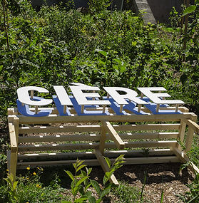 Signalétique et enseigne pour le jardin partagé de la ferme en chantier à Saint-Étienne.