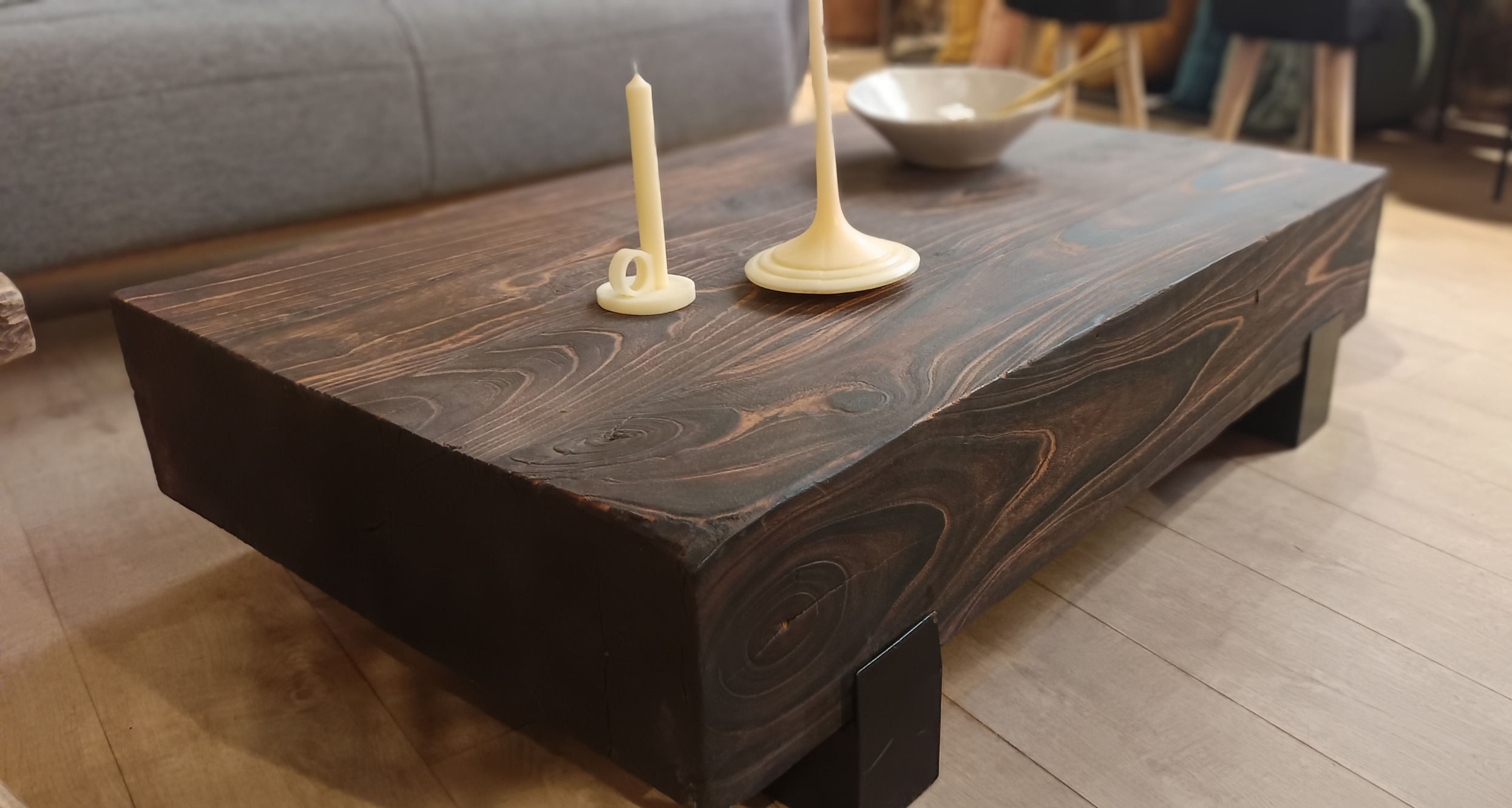 Table basse bois brûlé massif originale chic haut de gammer