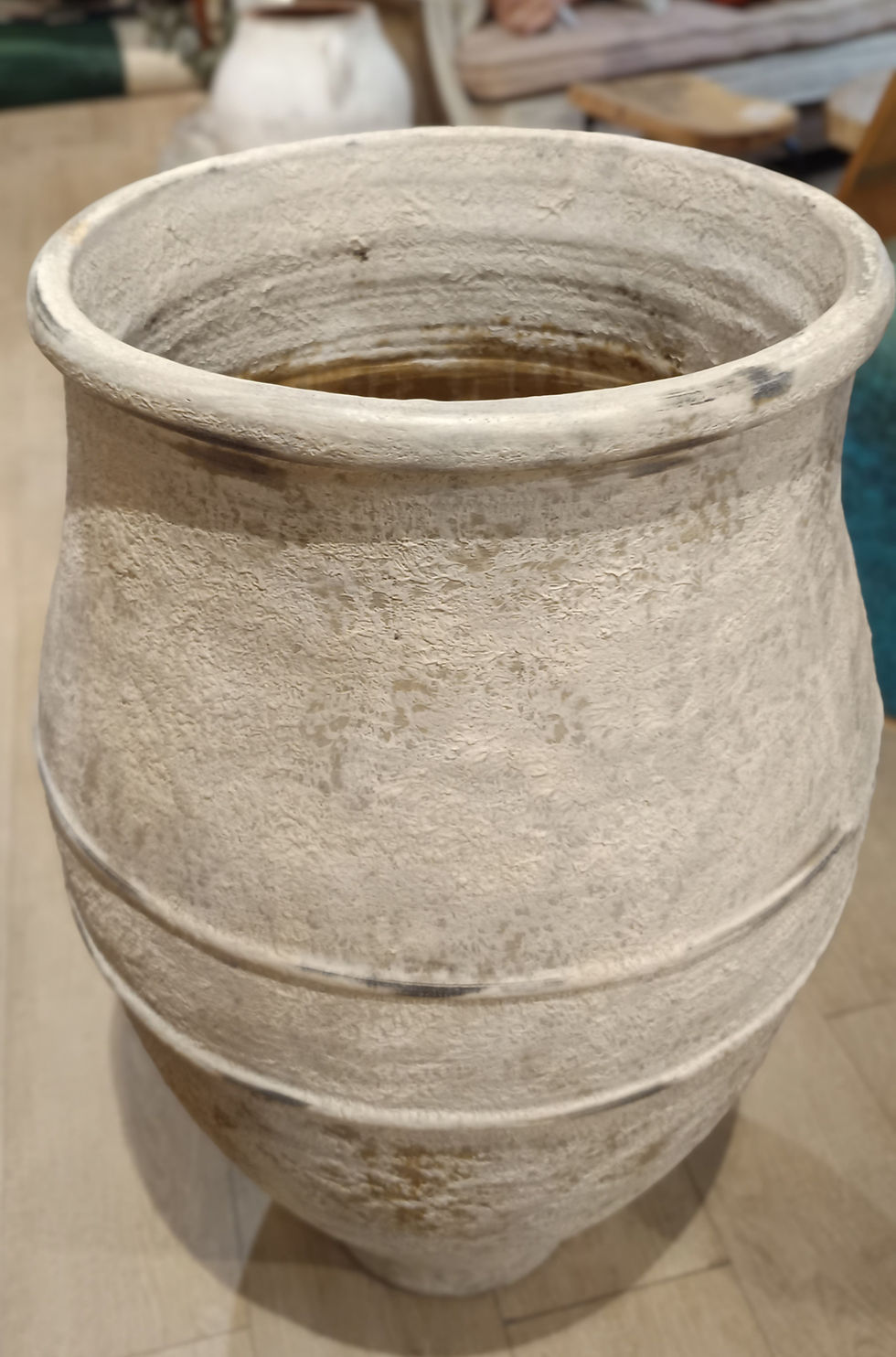 Miniature : Poterie ancienne blanche