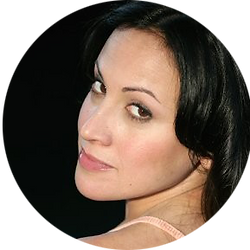 Lizette Santiago circular headshot.png