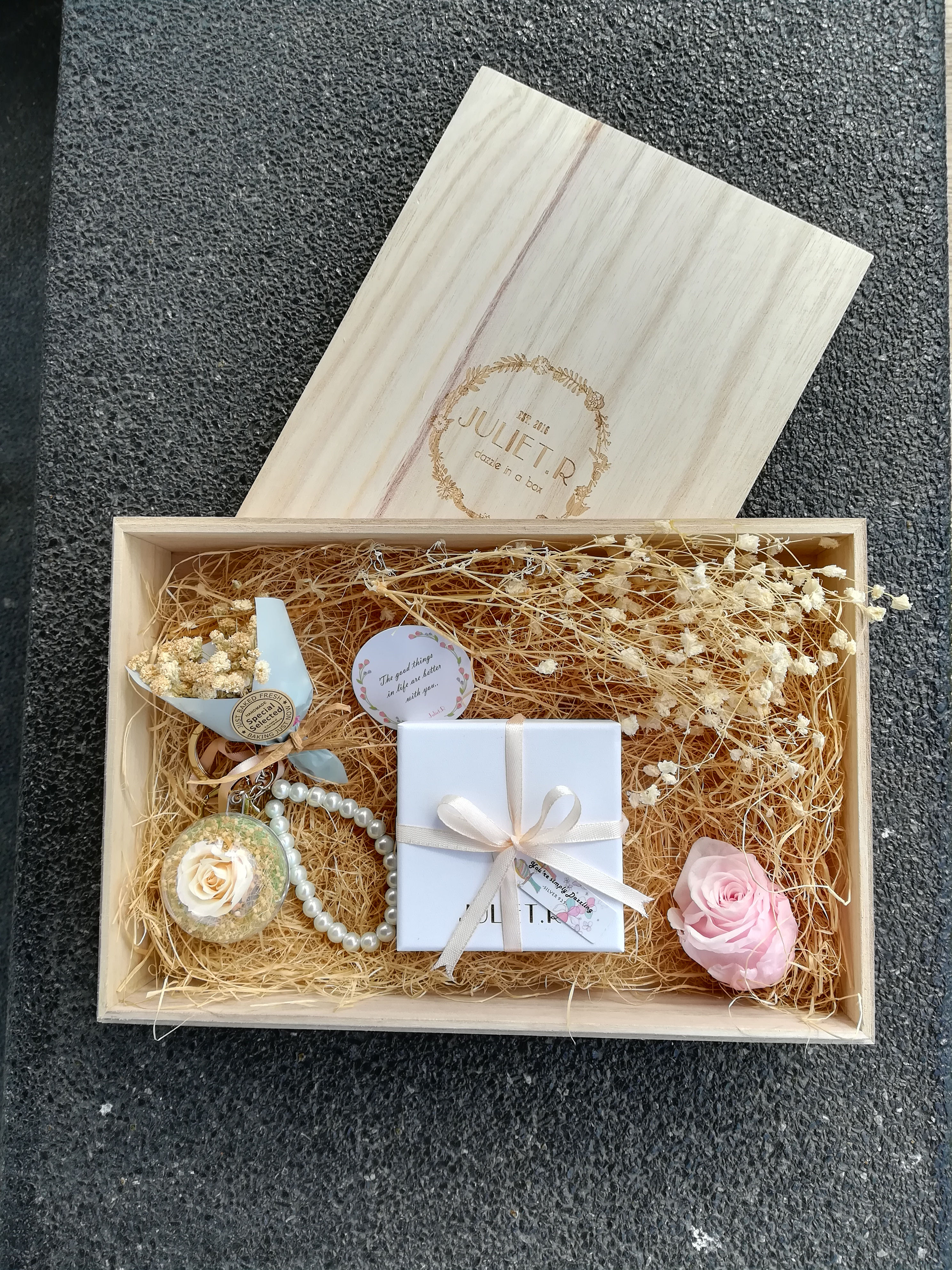 Bailey Flower Box