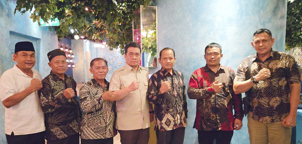 Tim PT Palma Pertiwi Makmur, Direktur Utama, Mardianto (kiri) dan Komisaris Utama (tengah).