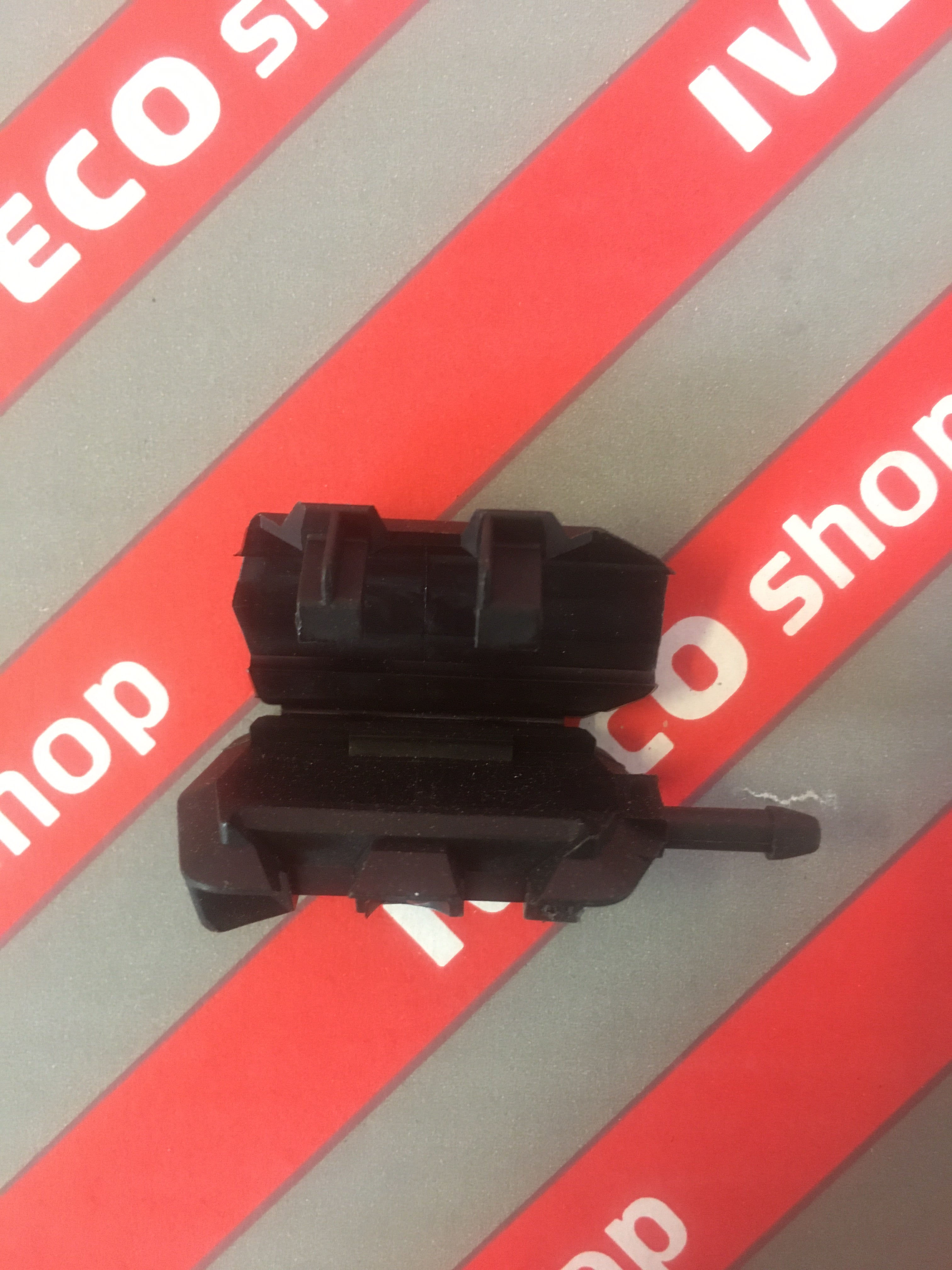 42533487 UGELLO SPRUZZATORE IVECO STRALIS TRAKKER EUROCARGO EUROSTAR EUROTECH