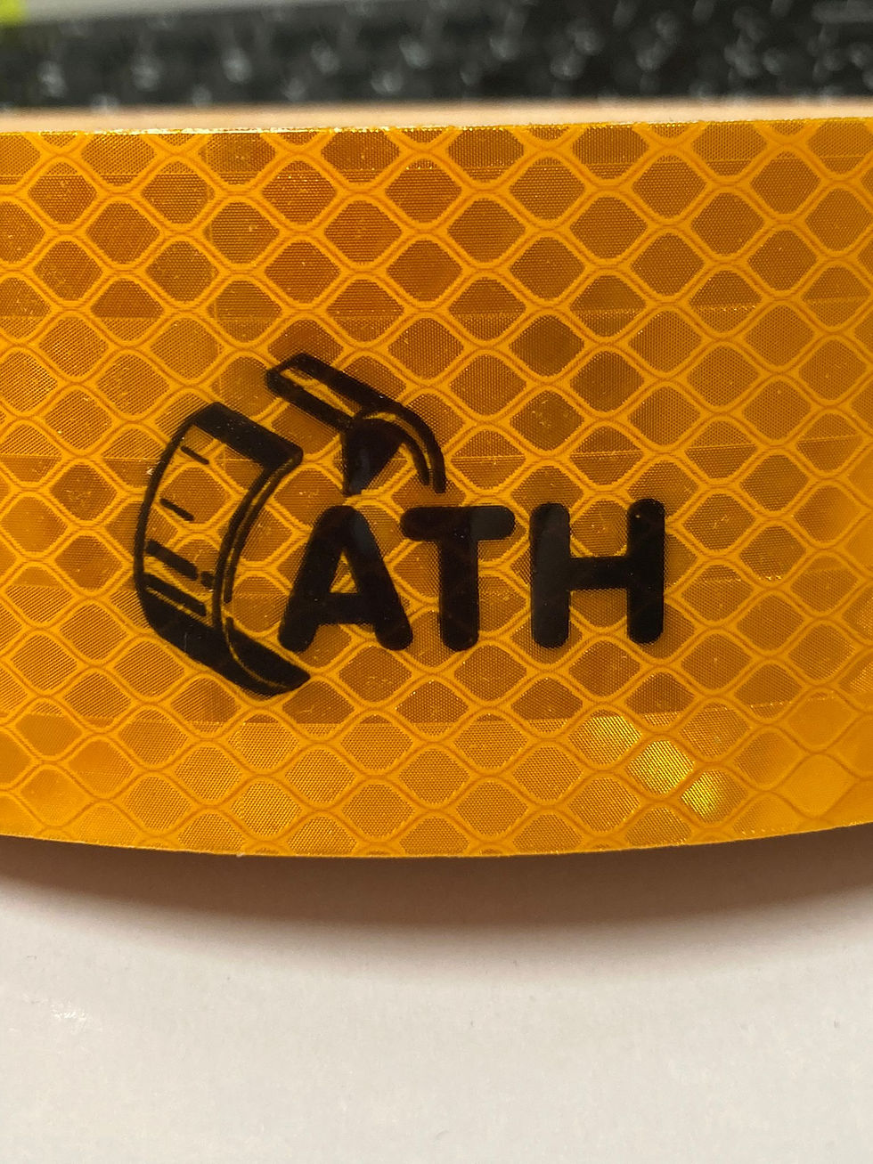 Miniatura: NASTRO ADESIVO SEGNALETICO RIFLETTENTE MOTRICE RIMORCHI OMOLOGATO ECE104