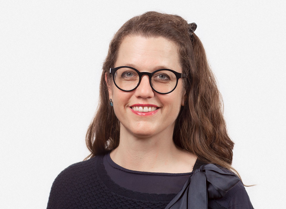 Portrait_MuellerBoesch_Cornelia_2156_pkg_1090x800 (1).jpg
