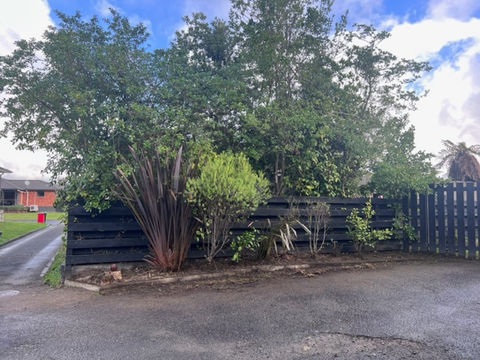 Garden Maintenance. Lawn Mowing. Hedge Trimming. Pruning. Weeding & Mulching. Kapiti Coast.