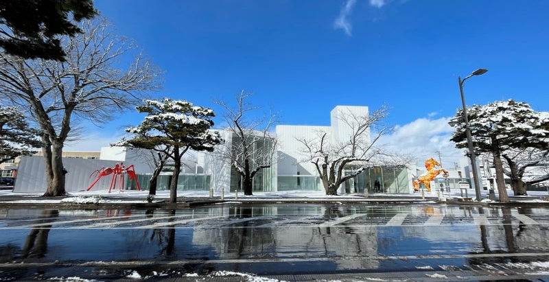 十和田市現代美術館｜カフェ&ショップ cube（青森県十和田市）