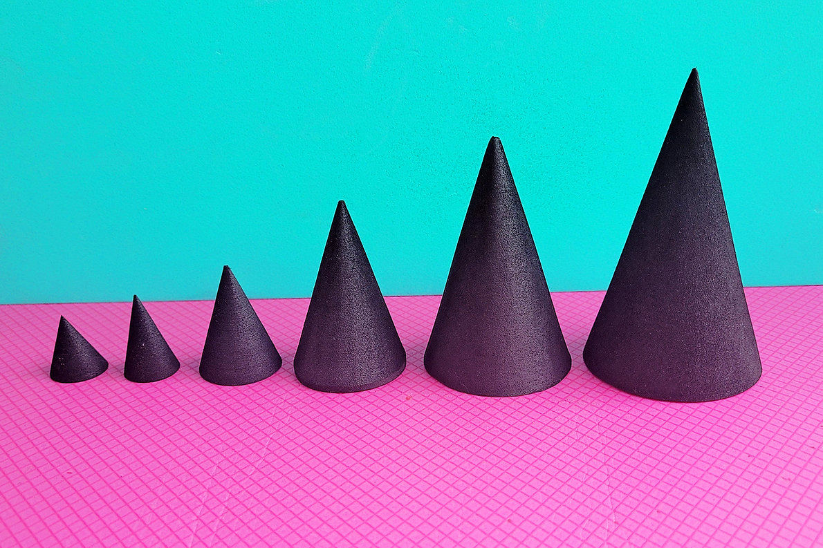 Spikes (Cones / Stacheln / Spitzen)
