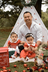 Twins Christmas Family Photoshoot