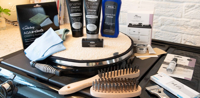 Cleaning kit for hob and cookware