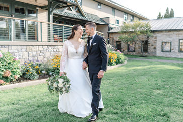 Newlyweds at  Miss Thousand Islands Boat at Antique Boat Museum