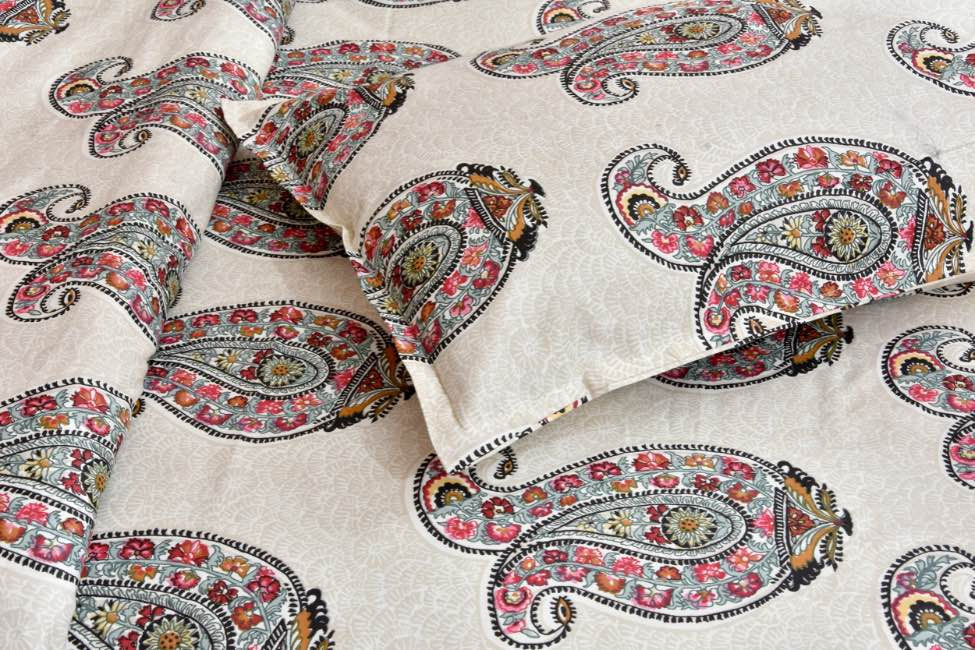 Thumbnail: Cotton Bed Sheet with 2 Pillow Covers Combo