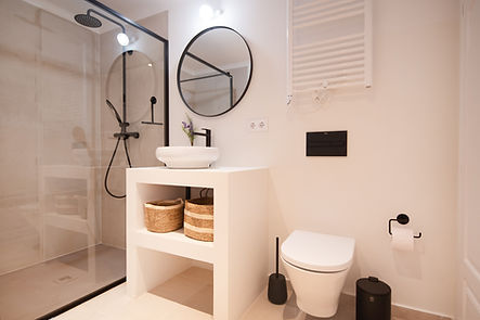 en-suite Master Bathroom