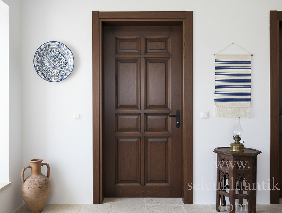 Ahşap Oymalı Otel Odası Kapıları