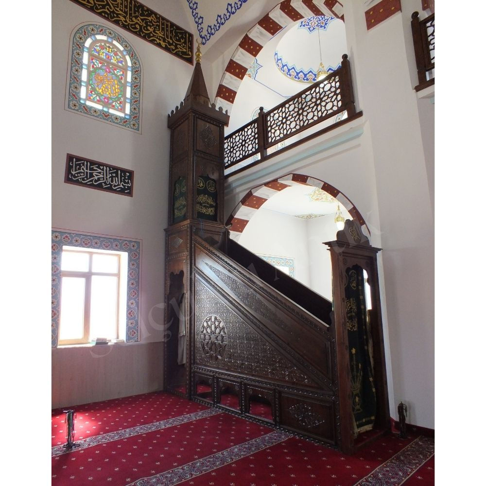 ahşap oymalı cami minberi