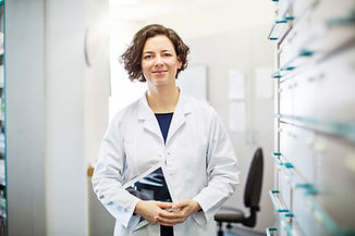 Ärztin - MeinLeben24.de - Das Portal rund um Gesundheit, Vorsorge & Ruhestand. Notrufe Altenheime Pflegeheime Ambulante Pflege Apotheke Bestatter Betreutes Wohnen Ergotherapie Fitness-Studio Hebamme Homöopathie Naturheilkunde Krankenfahrten Krankenhaus Krankenkassen Logopädie Fusspflege Physiotherapie Rechtsanwalt Notar Sanitätshaus
