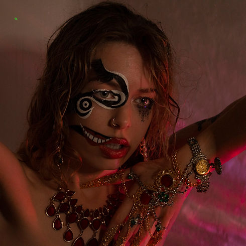 art makeup inspo sad face falling apart artistic avant garde watch vintage bracelet shower blonde beautiful girl surrealism